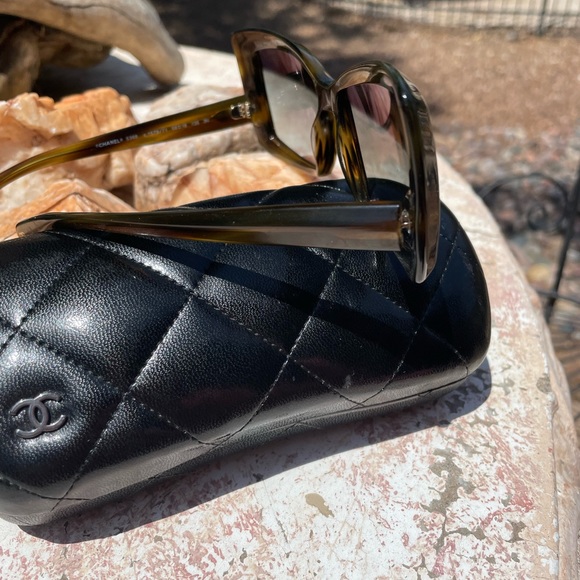 Chanel butterfly sunglasses - Picture 8 of 13